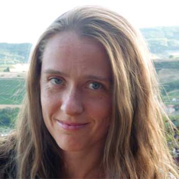 Nadine Debertolis